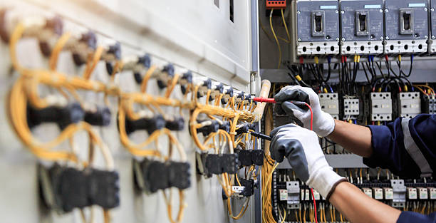 Professional Electrician technician working in Bay City, OR